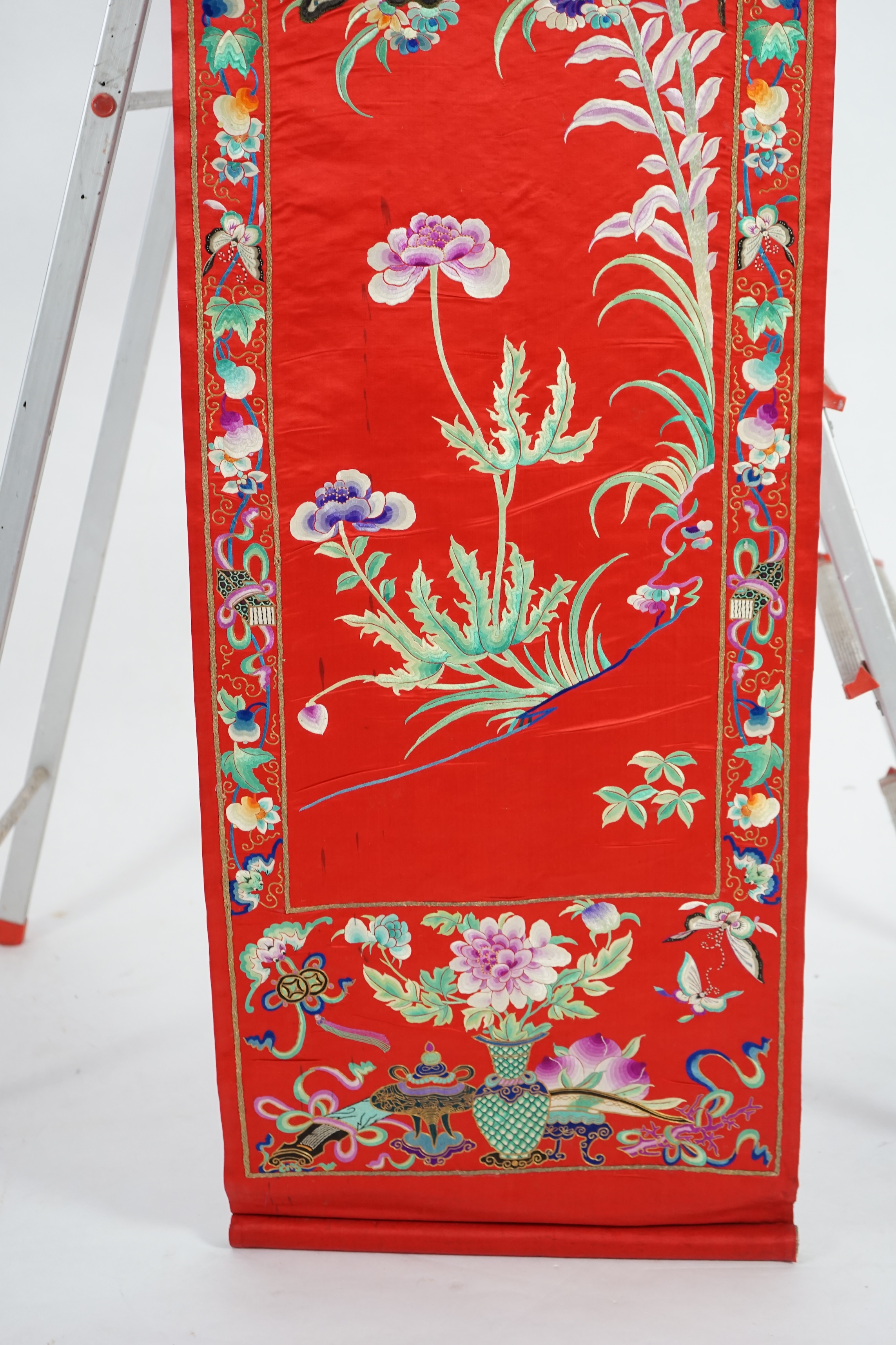 A Chinese embroidered silk wall hanging, early 20th century